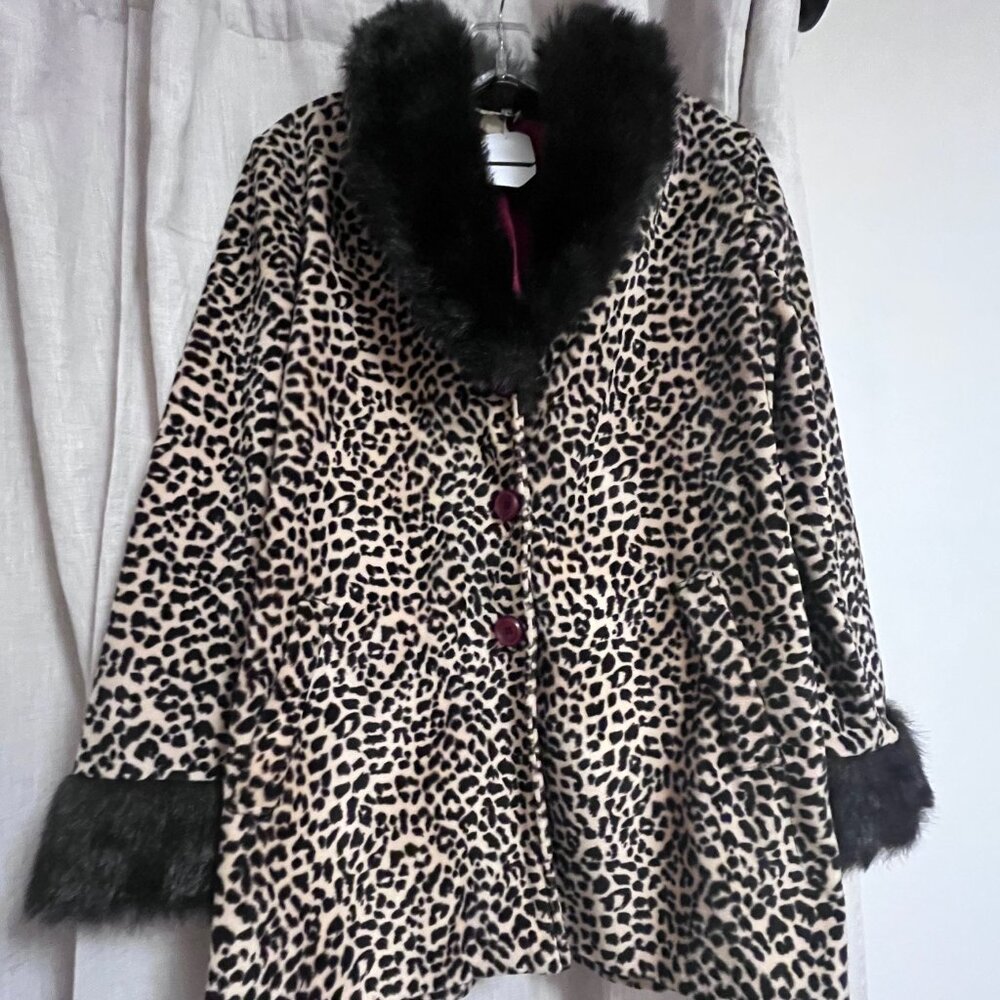 Vintage Leopard-Print Coat with Faux Fur Collar